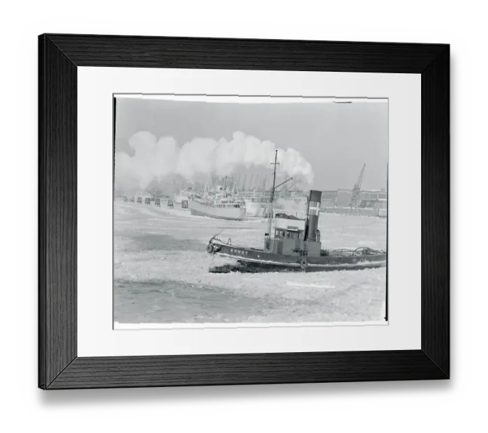 Framed Print : Boat Traffic in the Port of Hamburg Framed Print : Boat Traffic in the Port of Hamburg