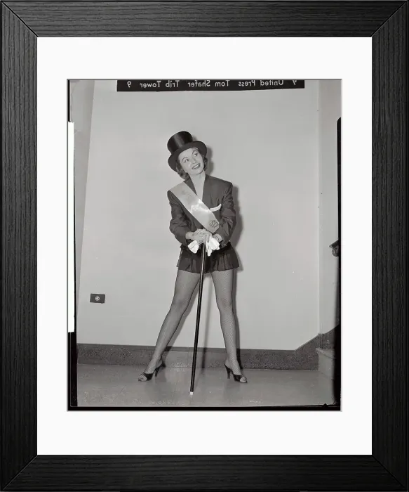 Framed Print : Portrait of Gwenn Shepard Framed Print : Portrait of Gwenn Shepard