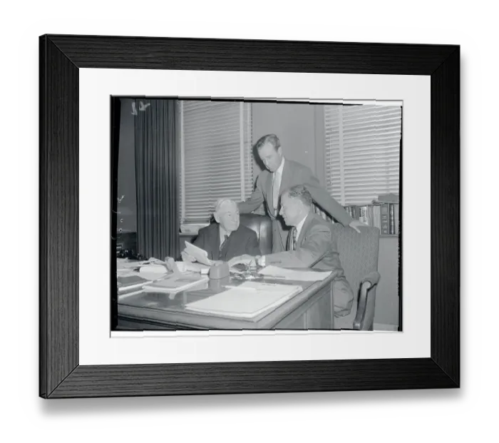 Framed Print : Arthur Davis Conducting a Meeting with Colleagues Framed Print : Arthur Davis Conducting a Meeting with Colleagues