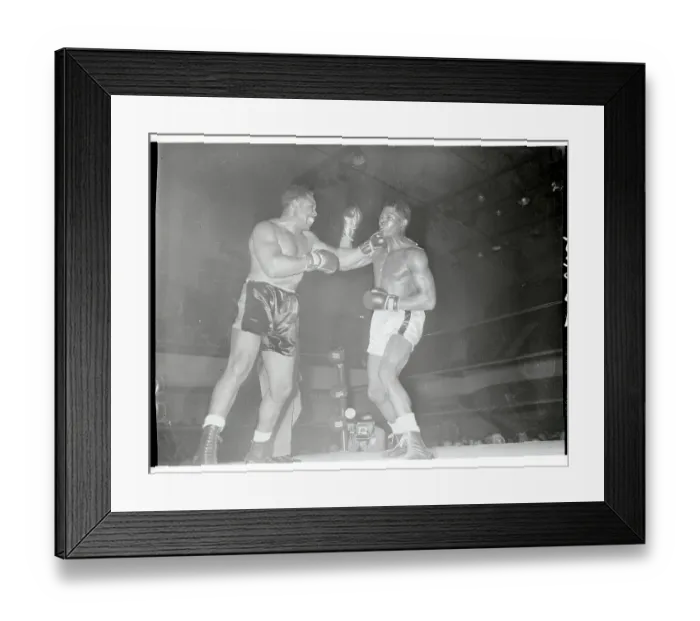 Framed Print : Archie Moore Boxing Against Howard King Framed Print : Archie Moore Boxing Against Howard King