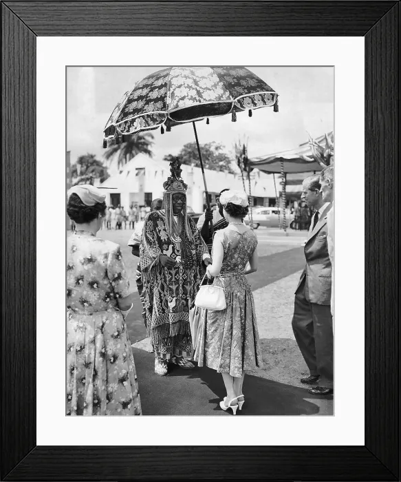 Framed Print : Queen Elizabeth II with Ijebu-Ode Framed Print : Queen Elizabeth II with Ijebu-Ode