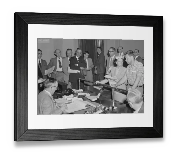 Framed Print : Leslie Mad Dog Irvin in Custody Framed Print : Leslie Mad Dog Irvin in Custody