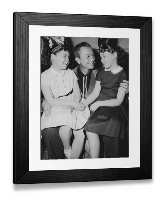 Framed Print : Robert Young Real and Television Daughter on His Knee