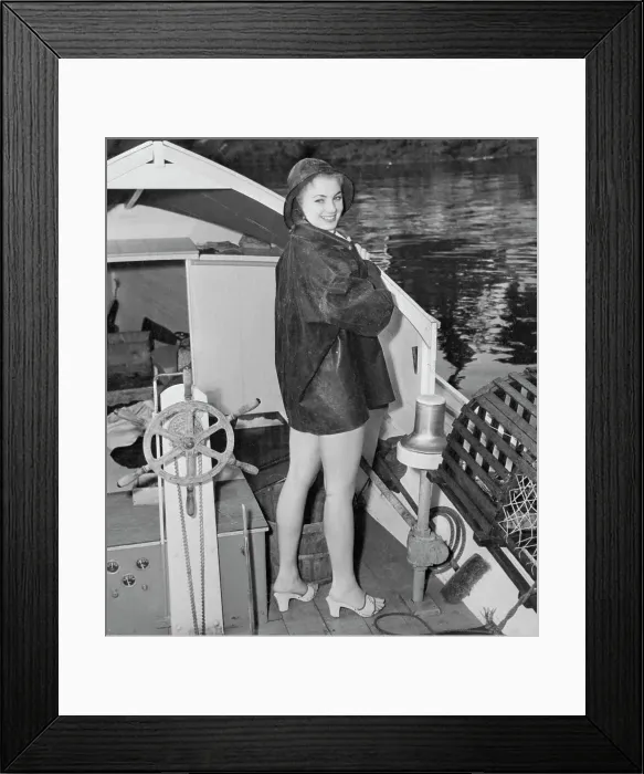 Framed Print : Portrait of Shirley Jones