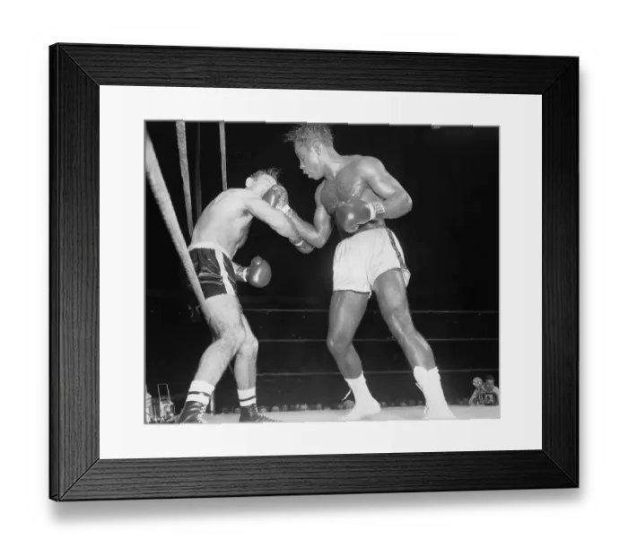 Framed Print : Ramon Fuentes and Isaac Logart in Boxing Match Framed Print : Ramon Fuentes and Isaac Logart in Boxing Match