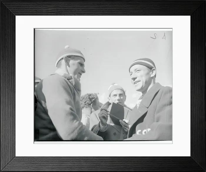 Framed Print : Sixten Jernberg Shaking Hands With Vladimir Kuzin Framed Print : Sixten Jernberg Shaking Hands With Vladimir Kuzin