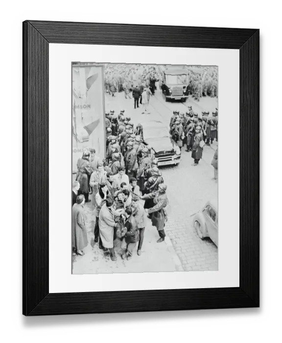Framed Print : Rioters in Algiers as French President Mollet Arrives