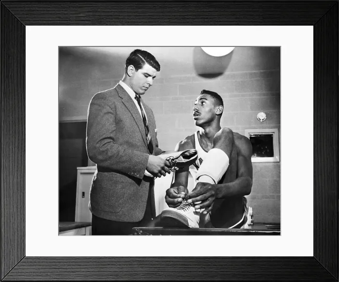 Framed Print : Wilt Chamberlain Speaking With John Anderson Framed Print : Wilt Chamberlain Speaking With John Anderson