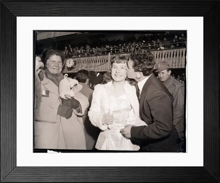 Framed Print : Kurt Oppelt Kisses Elisabeth Schwarz Framed Print : Kurt Oppelt Kisses Elisabeth Schwarz