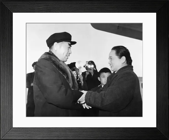 Framed Print : Zhou Enlai Greeting Soong Ch'ing-ling Framed Print : Zhou Enlai Greeting Soong Ch'ing-ling