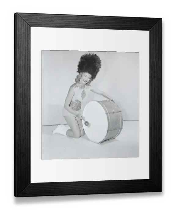 Framed Print : Portrait of Sandra Framed Print : Portrait of Sandra