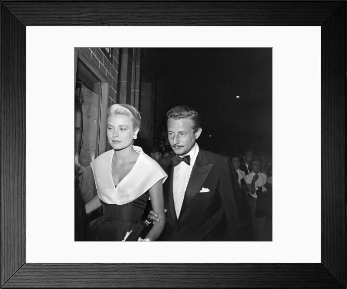 Framed Print : Grace Kelly With Designer Oleg Cassini Framed Print : Grace Kelly With Designer Oleg Cassini