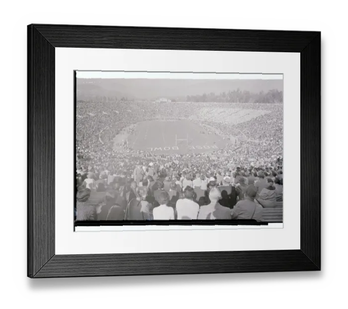 Framed Print : Capacity Crowd Sitting at the Rose Bowl Framed Print : Capacity Crowd Sitting at the Rose Bowl