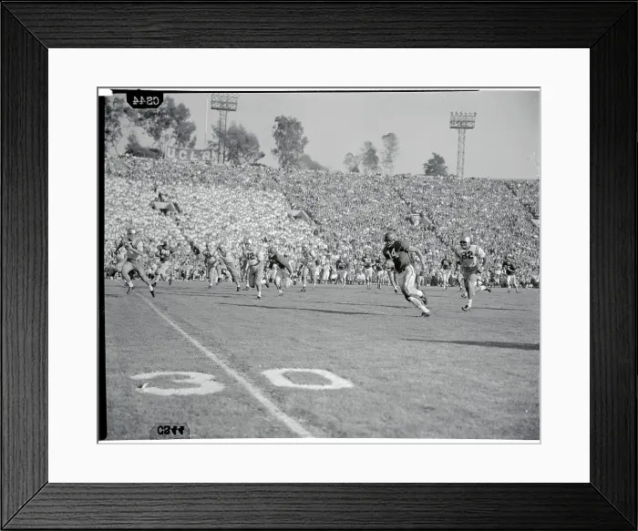 Framed Print : Walt Kowalczyk Running for Thirty Yards