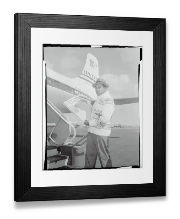 Framed Print : Archie Moore at Airplane Framed Print : Archie Moore at Airplane