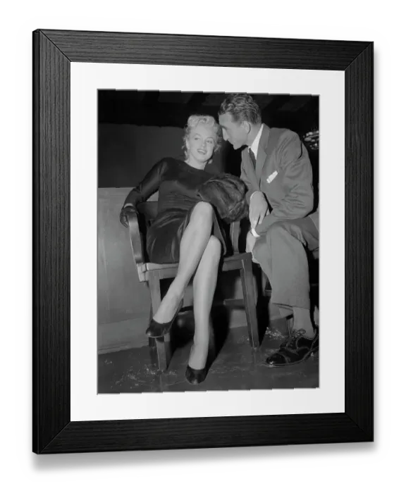 Framed Print : Marilyn Monroe Appearing in Court Framed Print : Marilyn Monroe Appearing in Court