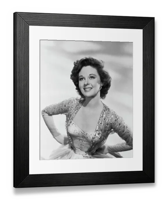 Framed Print : Susan Hayward, Hands on Hips Framed Print : Susan Hayward, Hands on Hips