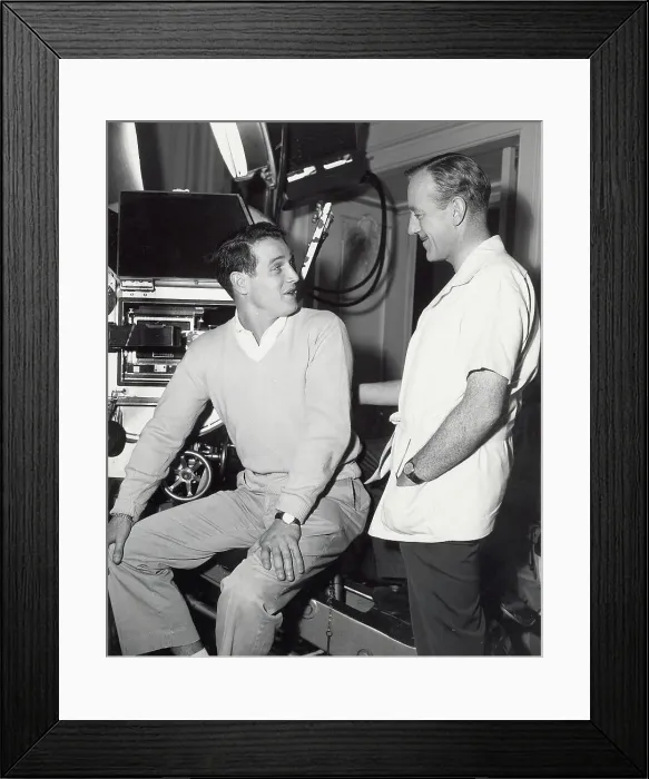 Framed Print : Paul Newman Visiting Alec Guiness on Set Framed Print : Paul Newman Visiting Alec Guiness on Set