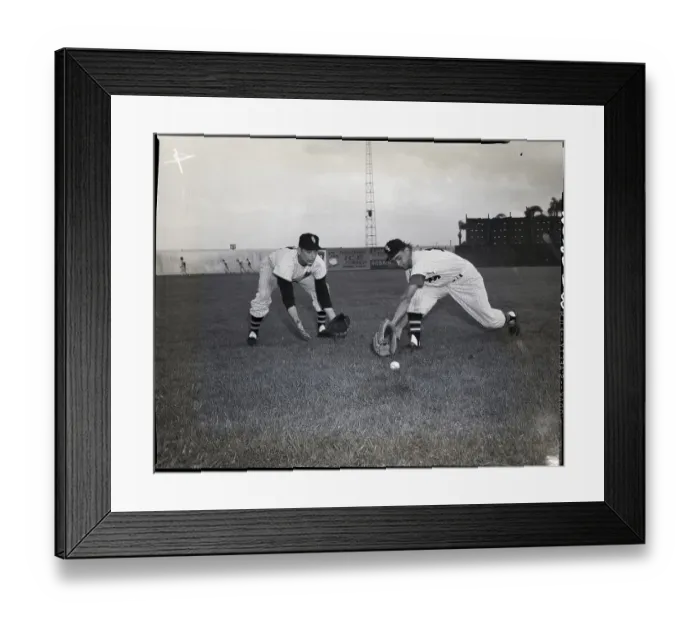 Framed Print : Luis Aparicio & Fellow Player Fielding Framed Print : Luis Aparicio & Fellow Player Fielding