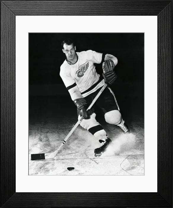 Framed Print : Gordie Howe with the Puck