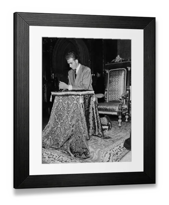 Framed Print : Portrait of Prince Don Juan Carlos Praying Framed Print : Portrait of Prince Don Juan Carlos Praying