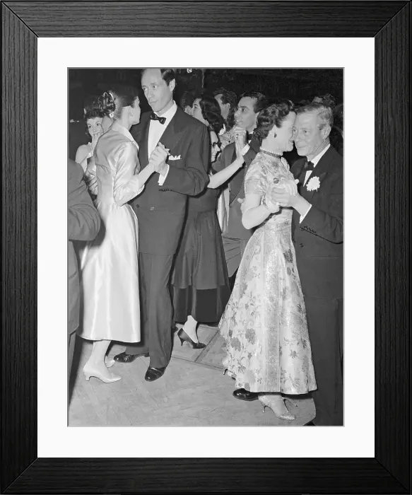 Framed Print : Duke and Duchess of Windsor with Mel Ferrer and Audrey Hepburn Framed Print : Duke and Duchess of Windsor with Mel Ferrer and Audrey Hepburn