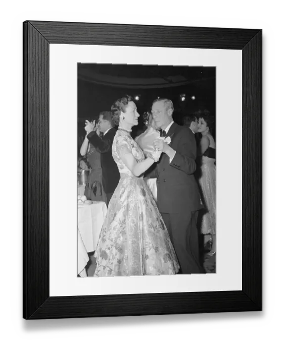 Framed Print : Portrait of Duke and Duchess of Windsor Dancing Framed Print : Portrait of Duke and Duchess of Windsor Dancing