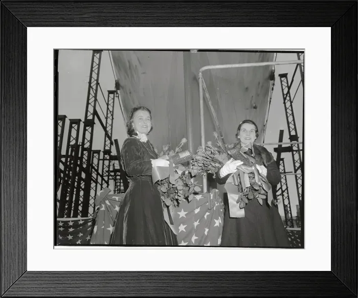 Framed Print : Mrs Douglas Armsden and Mrs William A Peirce Framed Print : Mrs Douglas Armsden and Mrs William A Peirce