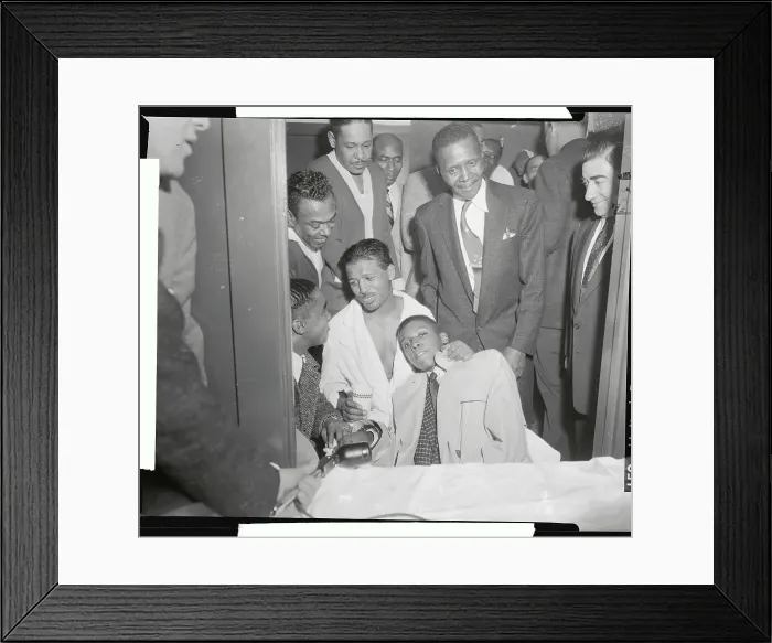 Framed Print : Sugar Ray Robinson After Victory Win Framed Print : Sugar Ray Robinson After Victory Win