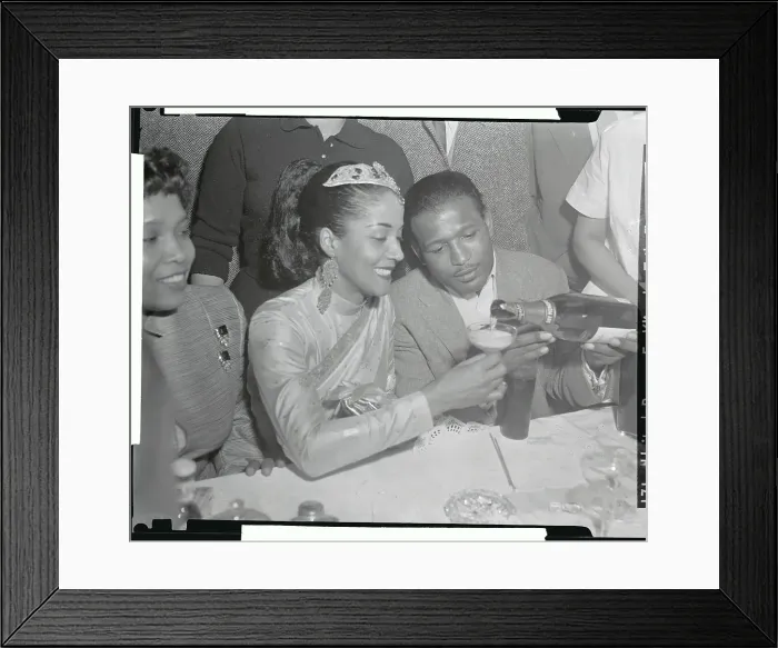 Framed Print : Mr. and Mrs. Sugar Ray Robinson Having Drinks Together Framed Print : Mr. and Mrs. Sugar Ray Robinson Having Drinks Together