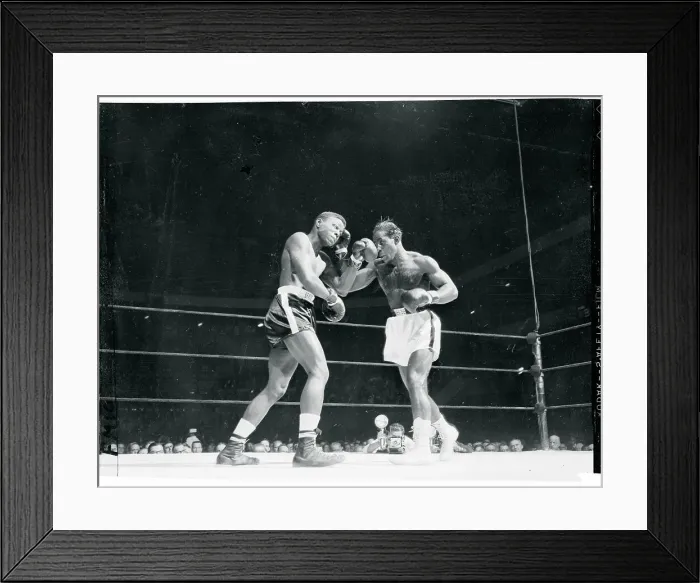 Framed Print : Isaac Logart and Virgil Akins Boxing Framed Print : Isaac Logart and Virgil Akins Boxing