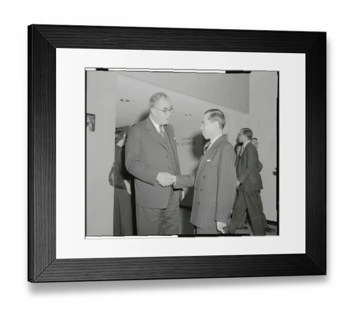 Framed Print : United Nations Officials Shaking Hands Framed Print : United Nations Officials Shaking Hands