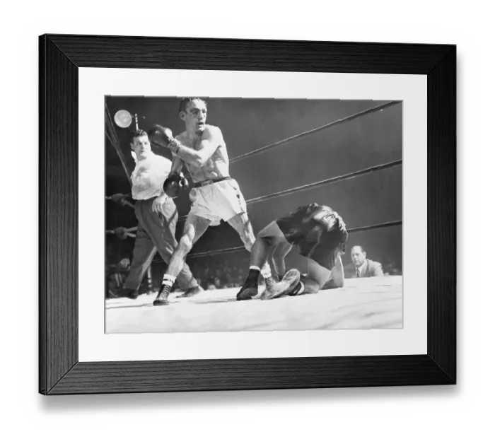 Framed Print : Tony Demarco Slumping from Carmen Basilio's Punch Framed Print : Tony Demarco Slumping from Carmen Basilio's Punch