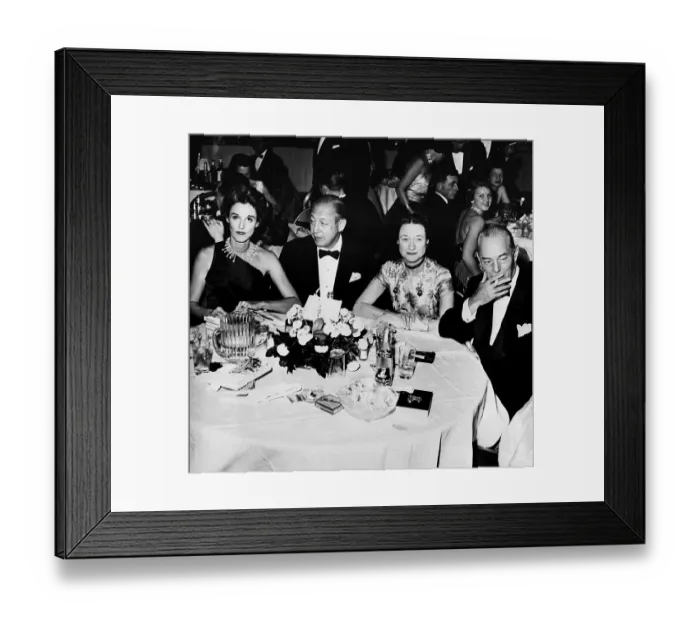 Framed Print : Duchess Of Windsor In O'Hara Hall
