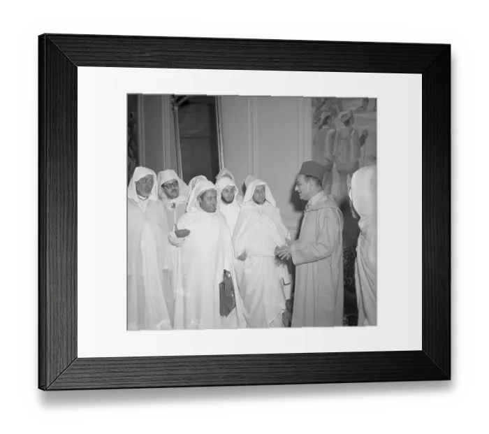Framed Print : Sidi Ben Youssef Speaking with Moroccan Representatives Framed Print : Sidi Ben Youssef Speaking with Moroccan Representatives