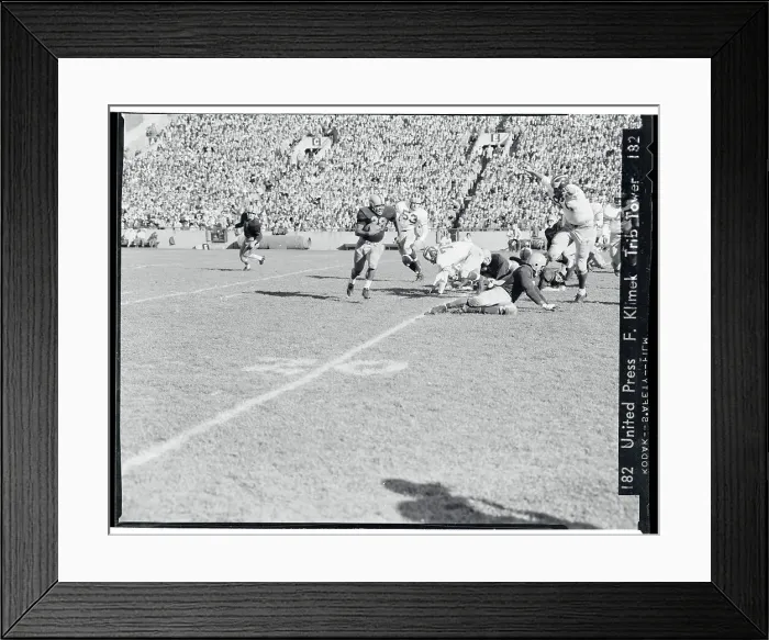 Framed Print : Harry Jefferson Running for Gain Framed Print : Harry Jefferson Running for Gain