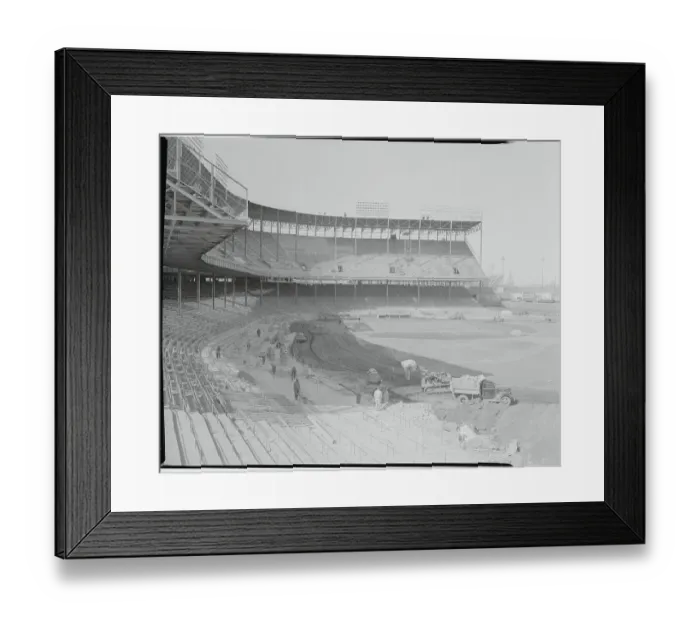 Framed Print : Harlem Globetrotters and Generals on the Court Framed Print : Harlem Globetrotters and Generals on the Court