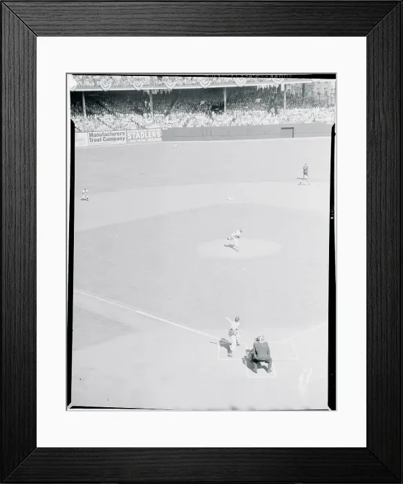 Framed Print : Roger Craig Pitching to Elston Howard Framed Print : Roger Craig Pitching to Elston Howard