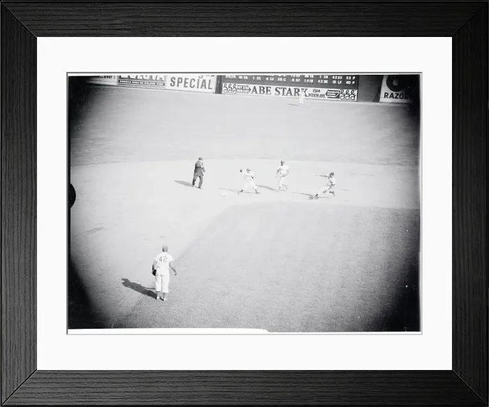 Framed Print : Elston Howard Preparing to Slide Framed Print : Elston Howard Preparing to Slide
