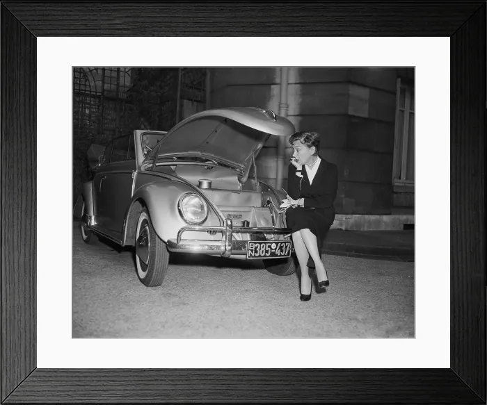 Framed Print : Gloria Swanson Resting on Her Car's Bumper Framed Print : Gloria Swanson Resting on Her Car's Bumper