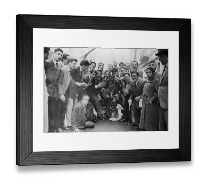 Framed Print : Argentinean Students Laugh at Peron Bust Framed Print : Argentinean Students Laugh at Peron Bust