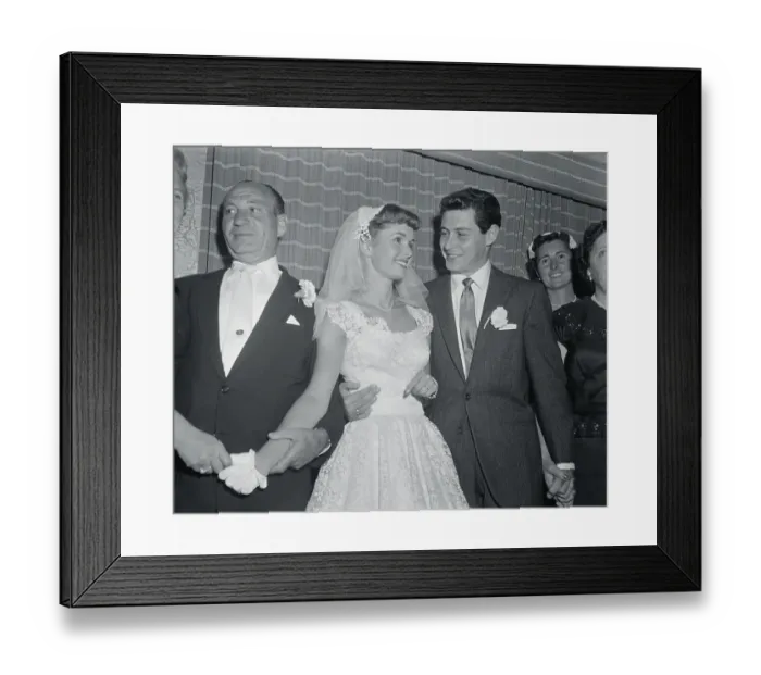 Framed Print : Debbie Reynolds and Eddie Fisher After Wedding Framed Print : Debbie Reynolds and Eddie Fisher After Wedding