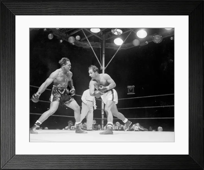 Framed Print : Rocky Marciano Fighting Archie Moore Framed Print : Rocky Marciano Fighting Archie Moore