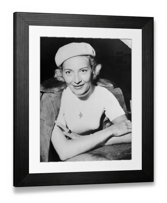 Framed Print : Portrait of Nilla Pizzi