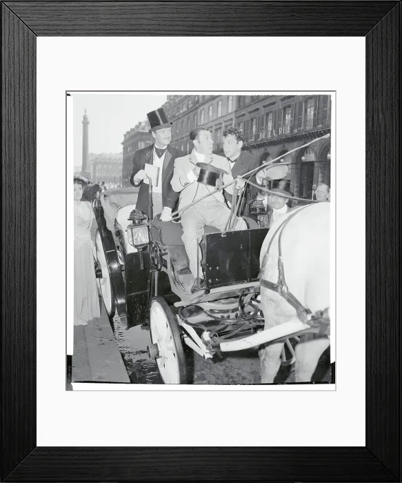 Framed Print : David Niven with Cantinflas and Fernandel Framed Print : David Niven with Cantinflas and Fernandel