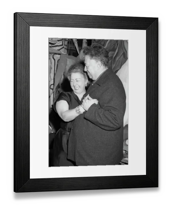 Framed Print : Diego Rivera with Wife Emma Hurtado Framed Print : Diego Rivera with Wife Emma Hurtado