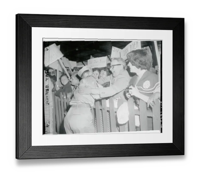 Framed Print : Family Greeting a Soldier Framed Print : Family Greeting a Soldier