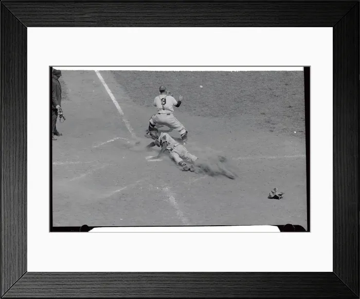 Framed Print : Milwaukee Versus the Giants Framed Print : Milwaukee Versus the Giants