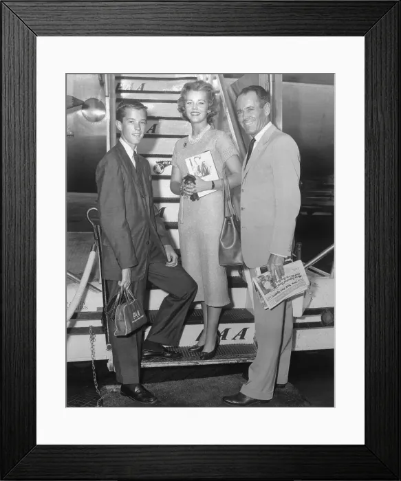 Framed Print : Henry Fonda with Family Framed Print : Henry Fonda with Family