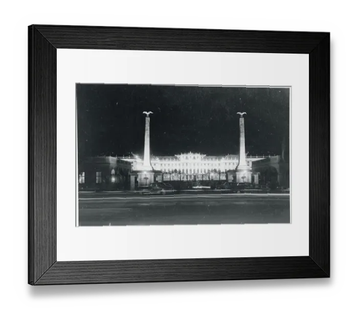 Framed Print : Exterior View of Schoenbrunn Palace Framed Print : Exterior View of Schoenbrunn Palace